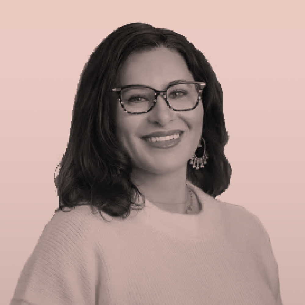 Employee=Brianna, Color=Brass