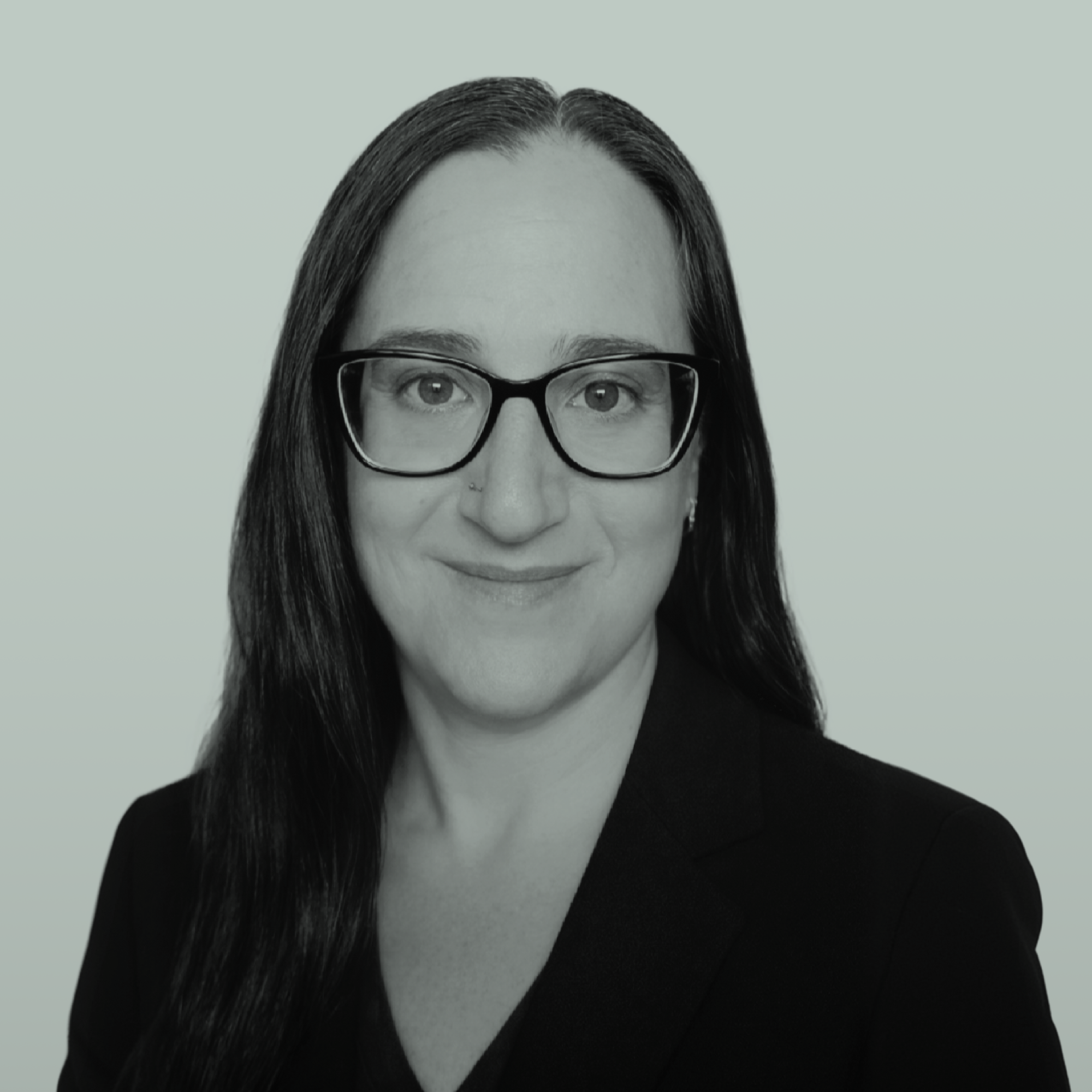 Employee=Nicole Paul, Color=Green